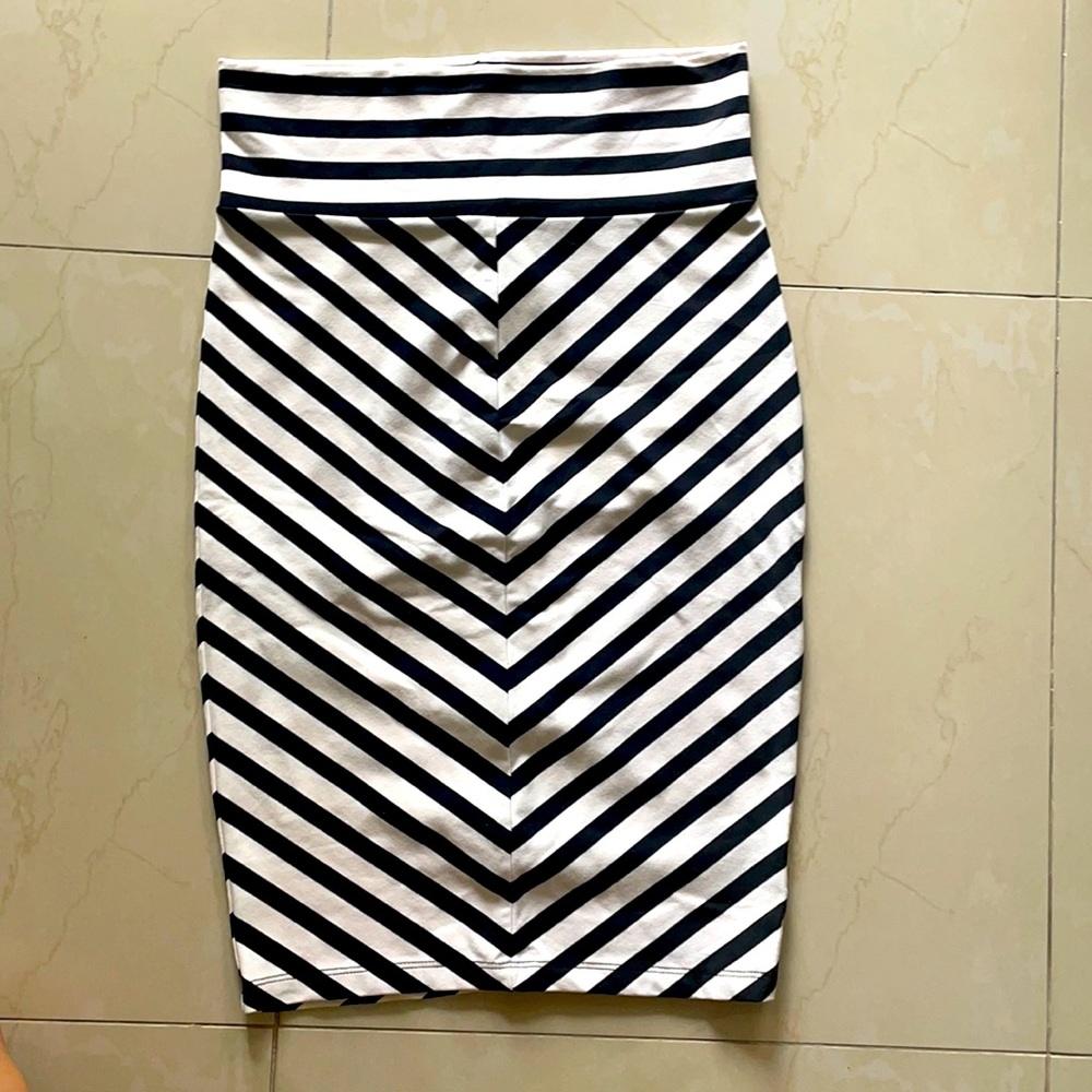 Bebe skirt